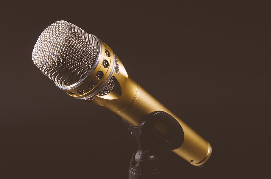 brass and silver colored microphone, gold wireless microphone on black microphone stand, HD wallpaper