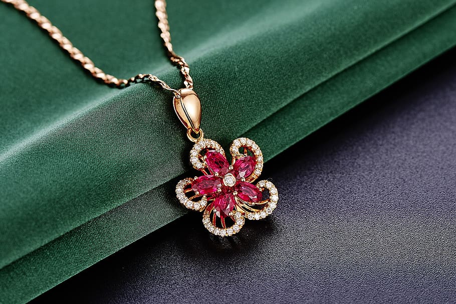 gold-colored red gemstone flower pendant necklace, jewelry, ruby, HD wallpaper