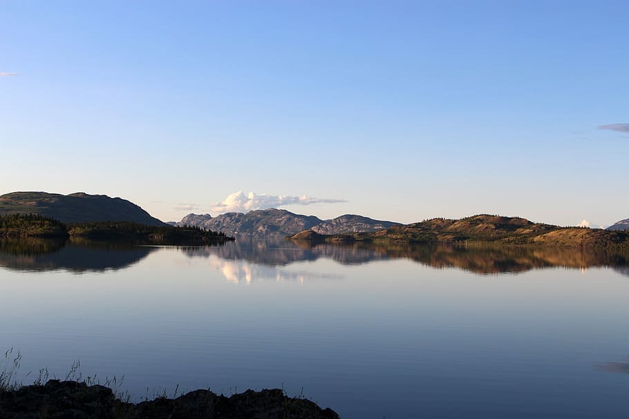 Landscape at Lake Laberge in Whitehorse, Yukon Territory, canada, HD wallpaper