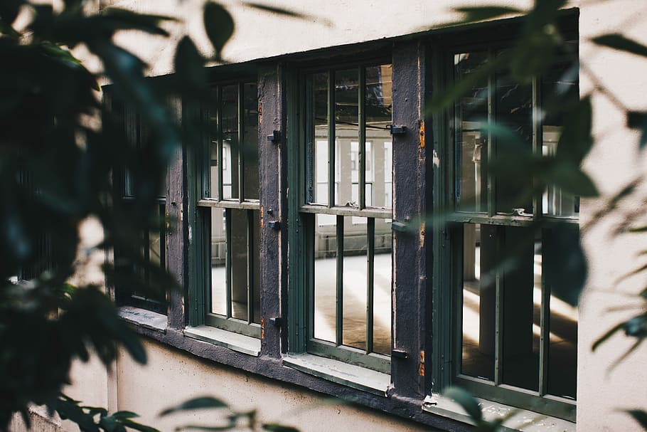 glass window with black steel frames, photography of gray metal framed window HD wallpaper
