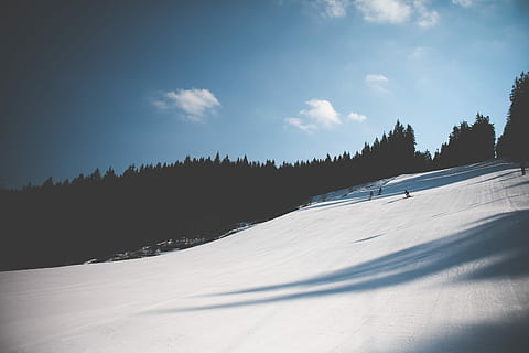 Ski Slope and Amazing Sky, clouds, forest, skiing, snow, sunny HD wallpaper
