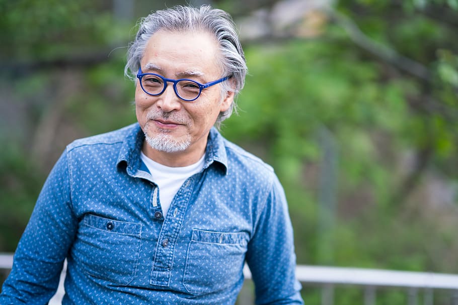 man wearing blue button-up top, aged man, elderly, old man HD wallpaper