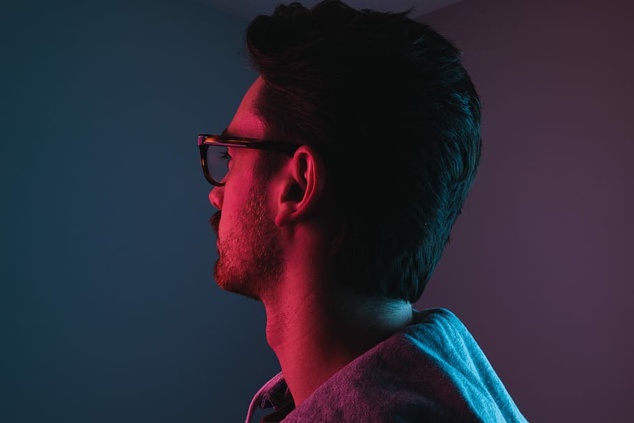 man facing sideways, Anton Zaslavski, portrait, male, light, glow HD wallpaper