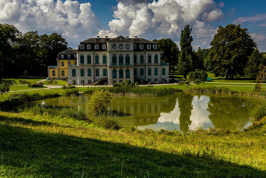 castle, water, mirroring, reflection, lake, green, idyll, building exterior HD wallpaper