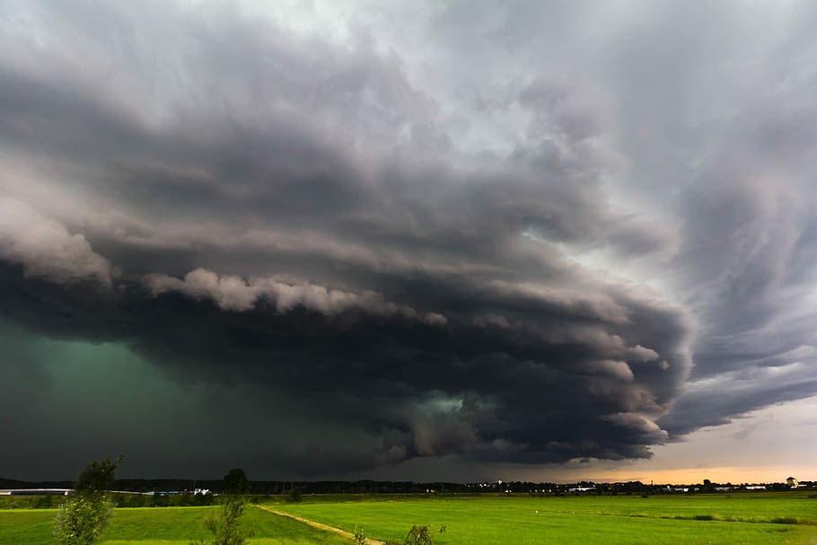tornado over green field at daytime, super cell, shelf cloud, HD wallpaper