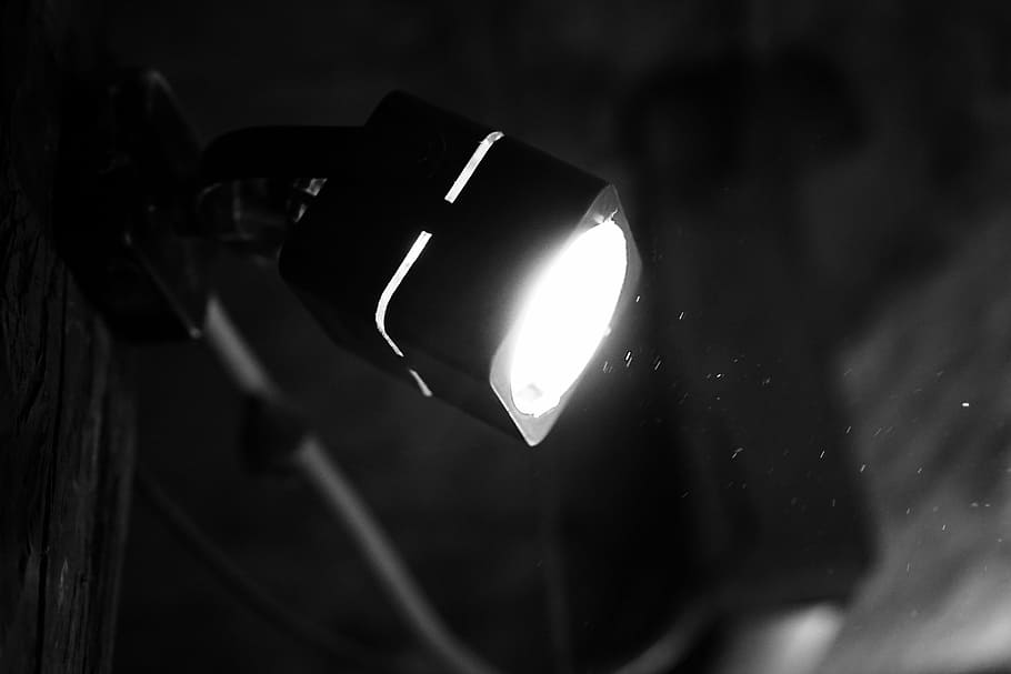 light, lighting technology, black and white, ray of light, close-up HD wallpaper