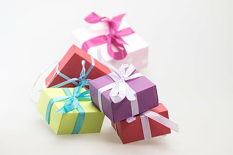 five assorted-color gift boxes, gifts, packages, made, loop HD wallpaper