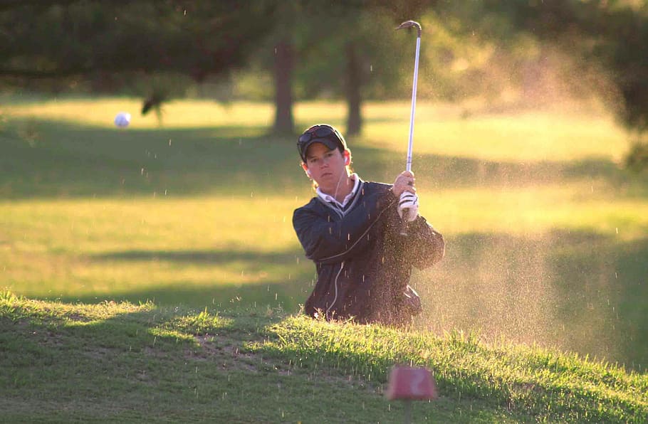 man playing golf during daytime in golf course, golfer, golfing HD wallpaper