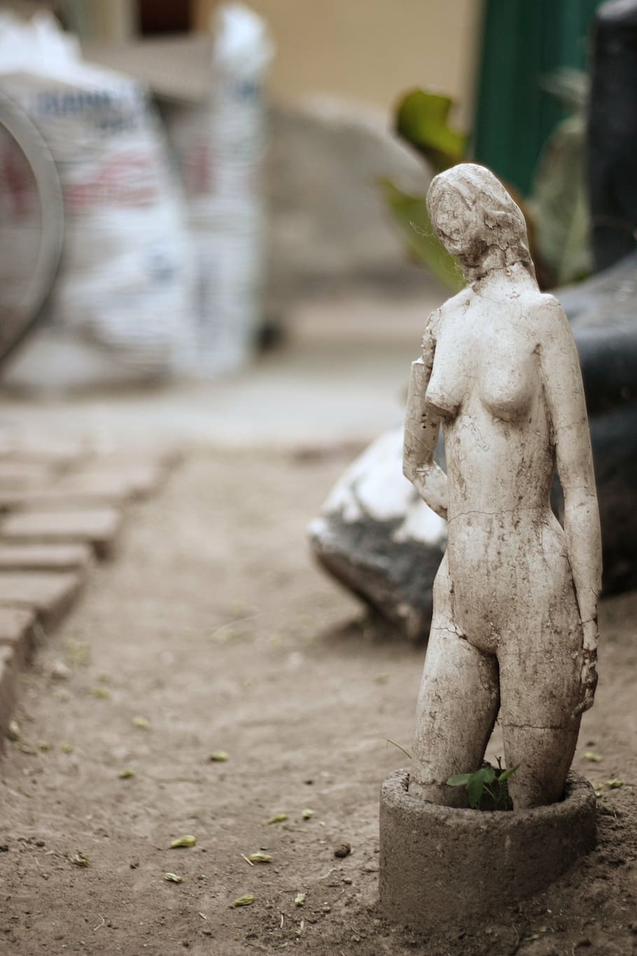 statue, old, ruins, human, art and craft, sculpture, human representation HD wallpaper