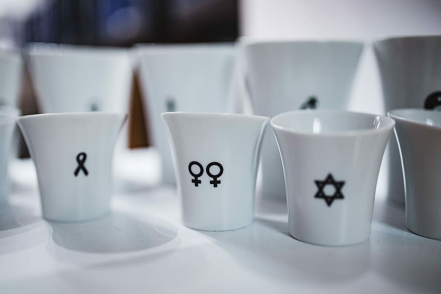 Collection of ceramic pottery, dishes, dishware, kitchenware HD wallpaper