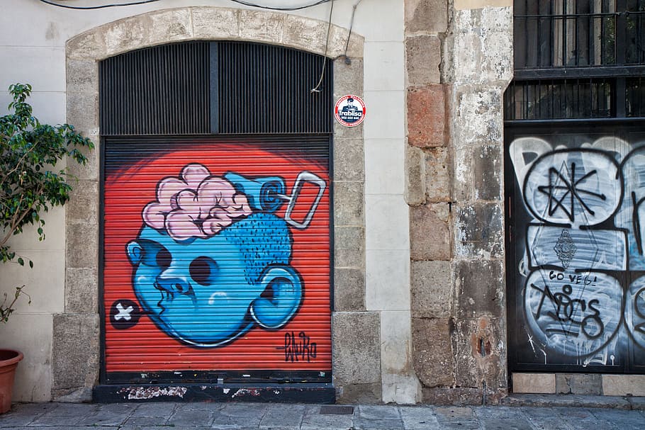 Street art captured in the Gothic Quarter of Barcelona in Spain, HD wallpaper