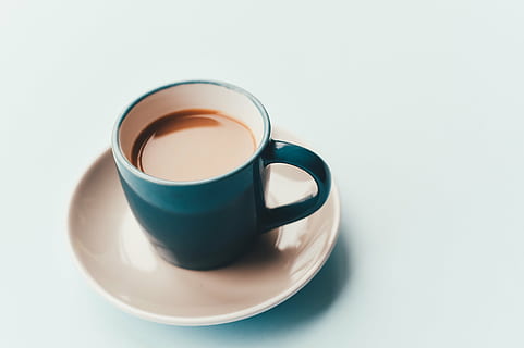 blue and white ceramic mug filled with brown liquid, green HD wallpaper