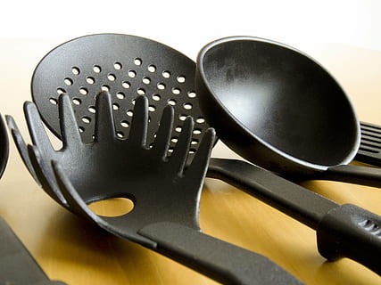 black slotted spatula on brown wooden platform, cookware, kitchen HD wallpaper