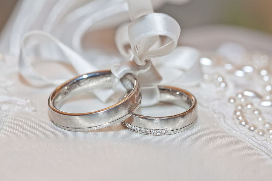 silver-colored bond rings photo, wedding, wedding rings, marry