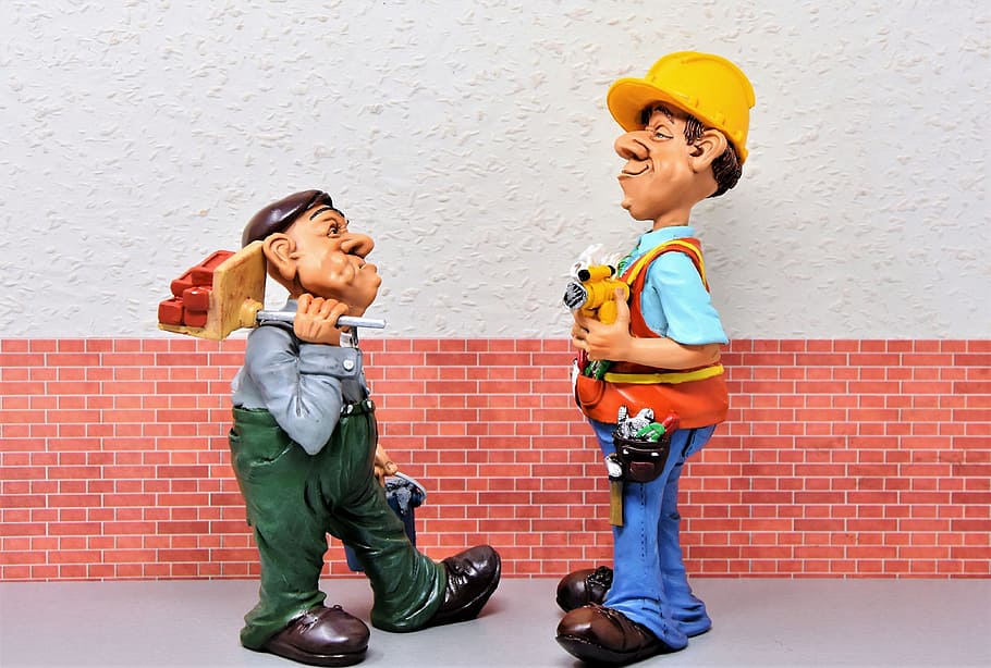 two men standing figurines, construction workers, maurer, polishing, HD wallpaper