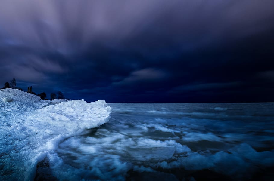 water waves during night time, body of water, dark, snow, winter HD wallpaper