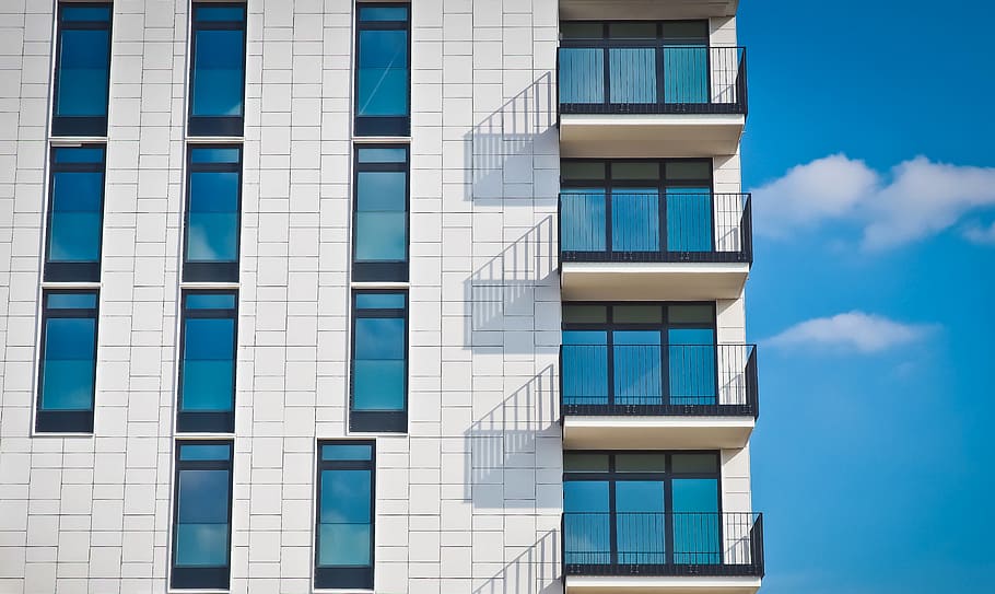 low-angle photo of white concrete high-rise building, architecture HD wallpaper