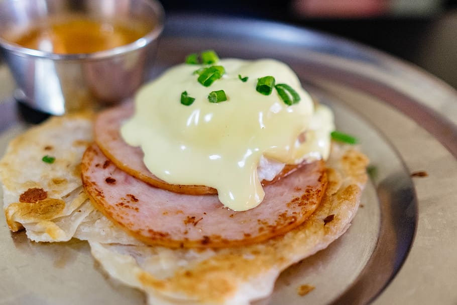melted cheese on top of cooked ham, melted cheese on sliced ham HD wallpaper