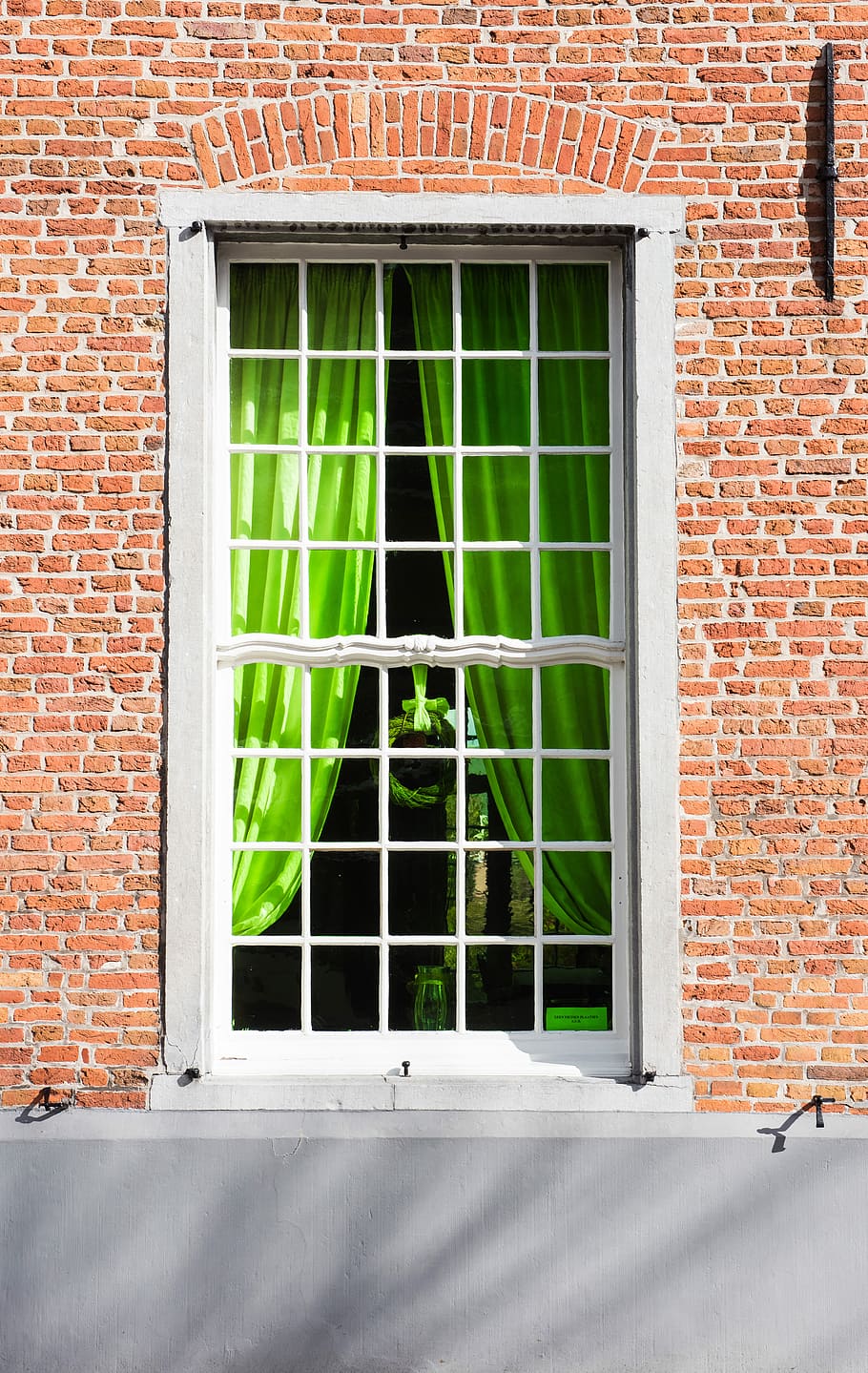 white and brown window wallpaper, closed white window door, frame HD wallpaper