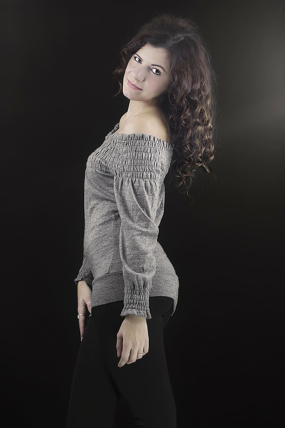 woman wearing gray off-shoulder long-sleeved top, beauty, soma