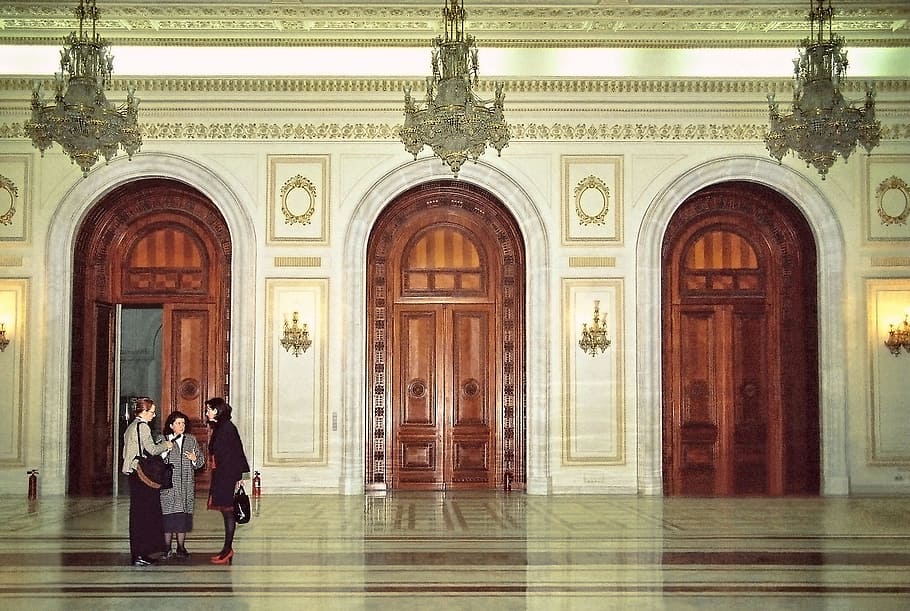 three woman standing at the hall near open door, people's house, HD wallpaper