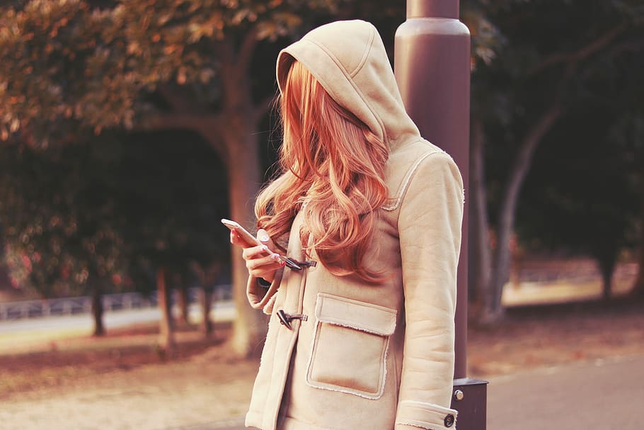 blonde hair woman wearing gray hoodie jackety, women, outdoors