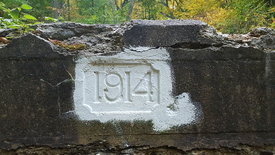 date, concrete, old, crumbling, bridge, painted, white, cement HD wallpaper