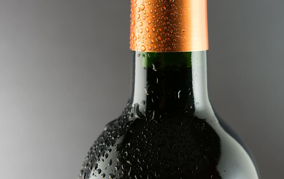 water droplets on green glass bottle, alcohol, drink, wine, champagne, HD wallpaper