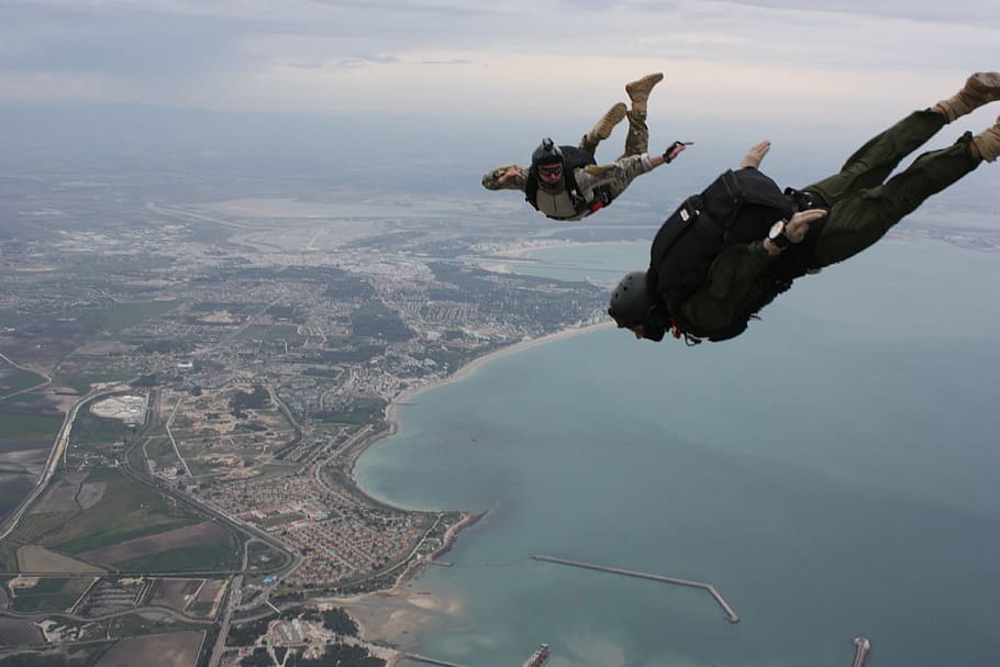 two men doing sky diving at daytime, skydiving, jump, high altitude HD wallpaper