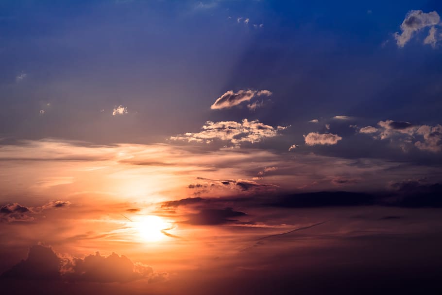 blue sky at sunset, setting sun, clouds, evening sky, abendstimmung HD wallpaper