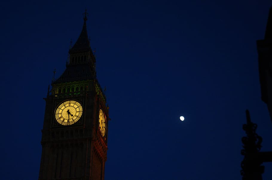 Bigben, Clocktower, Parliament, night, moon, blue, london, landmark HD wallpaper