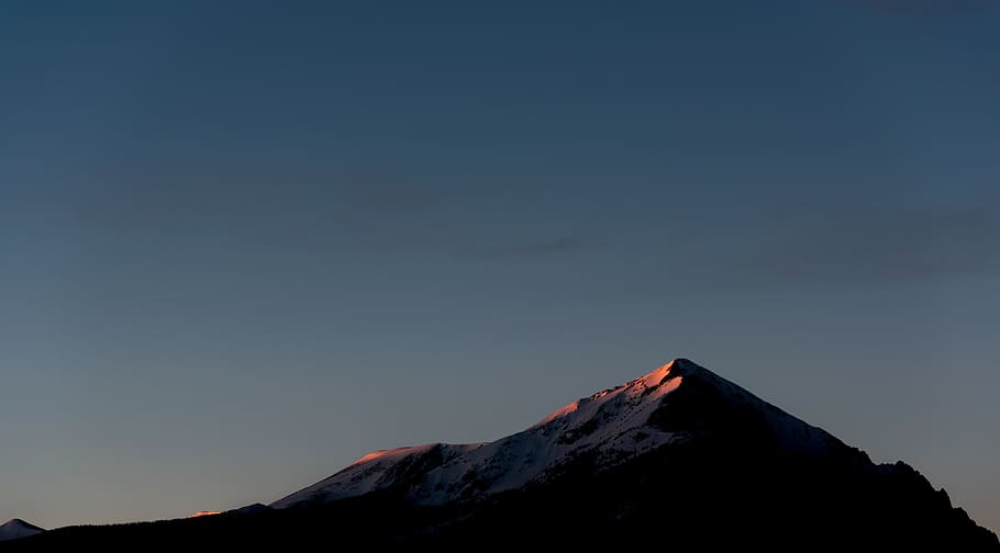 mountain hill during sunset, rock mountain under blue sky, silhouette HD wallpaper
