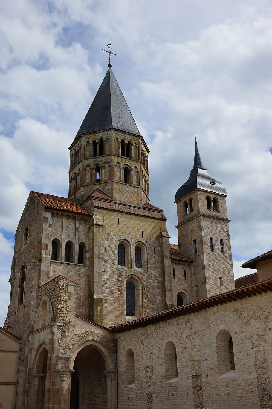 church, abbey, cluny, archtecture, medieval, architecture, tower HD wallpaper