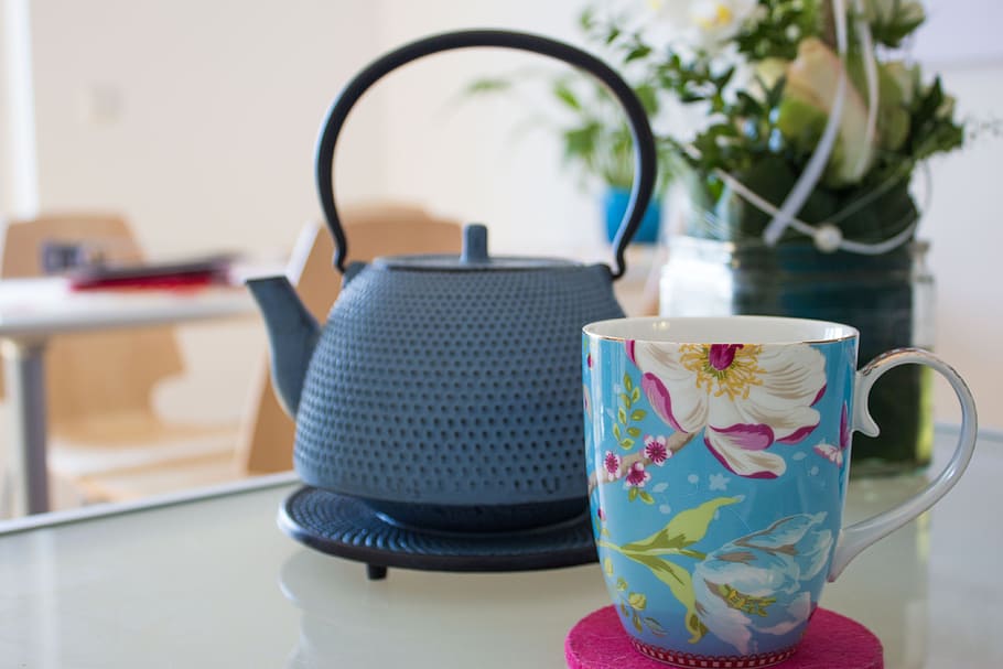 blue and white mug near blue kettle, teapot, cup, porcelain HD wallpaper