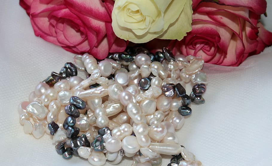 white and black gemstones, chain, pearl necklace, pearl white