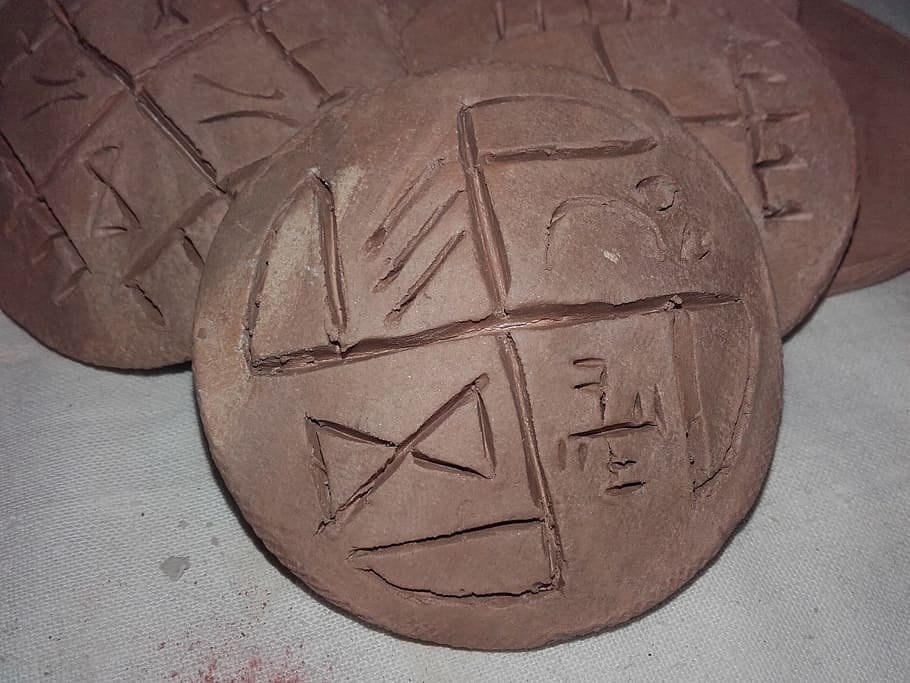 ceramics, slavs, amulets, text, communication, western script