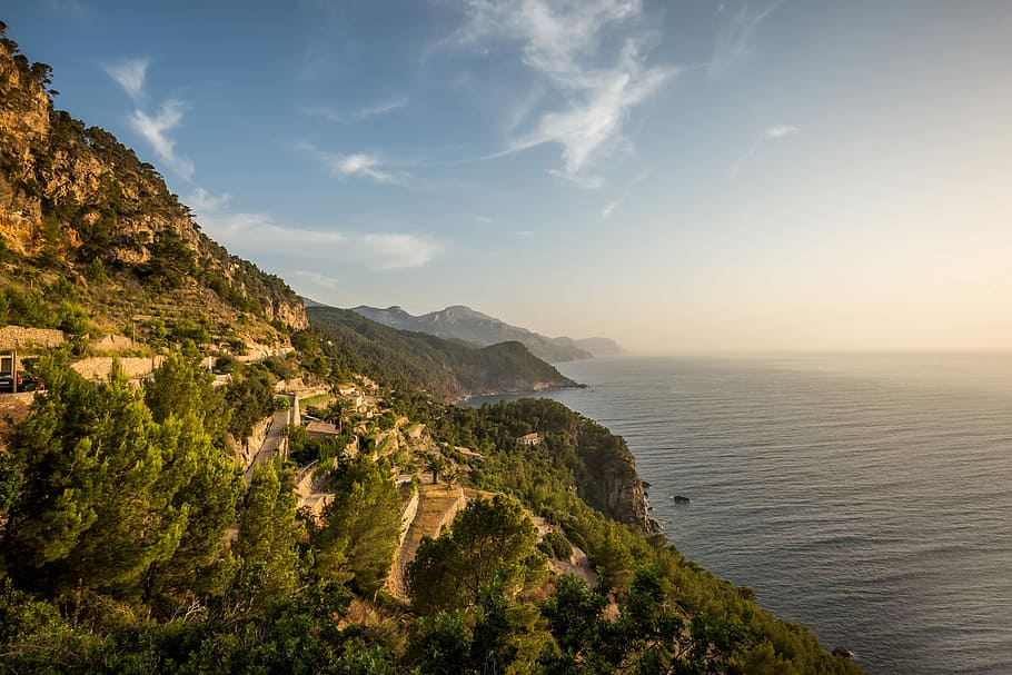 landscape photography of mountain near the sea, ocean, cliffs HD wallpaper