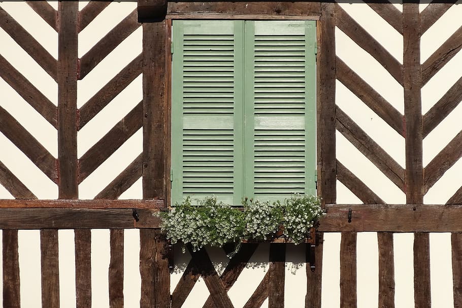 window, ended, facade, history, architecture, heritage, house HD wallpaper