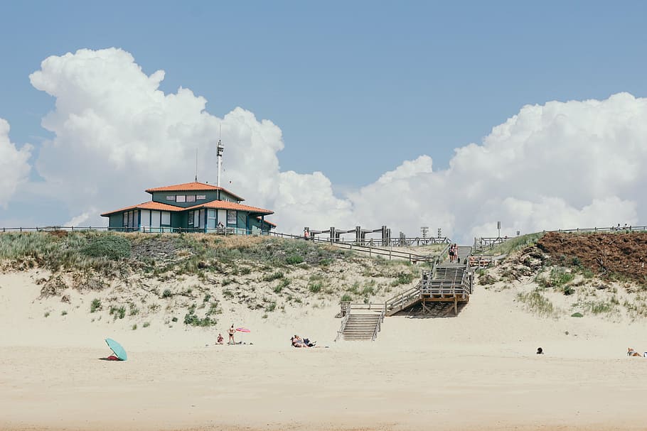 gray house near seashore, architecture, building, rest, clouds HD wallpaper