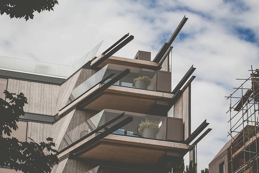 London’s got an upgrade!, low-angle photography of white and black concrete building HD wallpaper