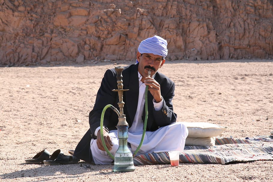 man using hookah, india, desert, people, cultures, men, one person HD wallpaper