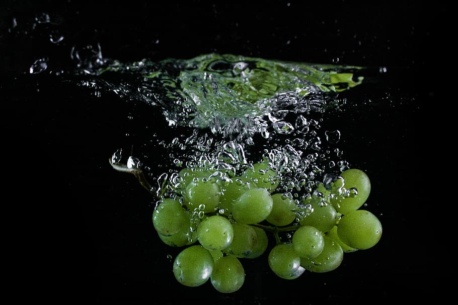 Grapes Thrown in Water, fruit, drop, splashing, freshness, nature