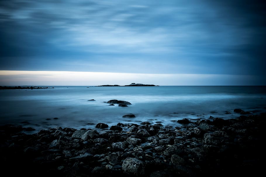seashore under blue sky and white clouds view, body of water during daytime HD wallpaper