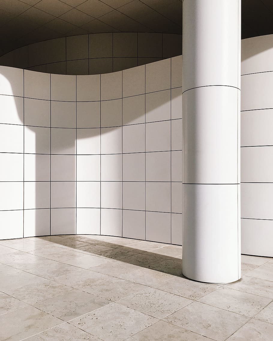 white pillar column near wall, white wall tiles and pillar, architectural photography, HD wallpaper