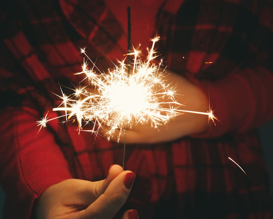 dark, night, spark, light, fireworks, people, hand, lusis, party HD wallpaper