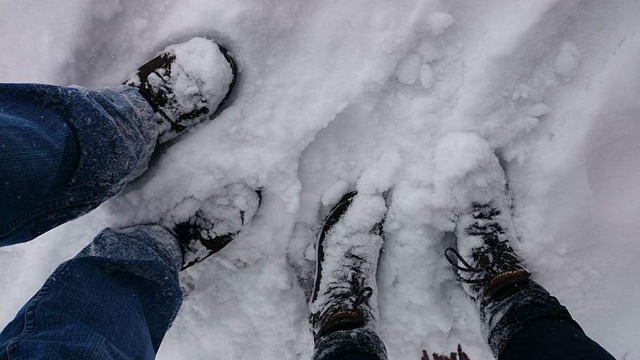 para, legs, winter, snow, shoes, spacer, traces, gray, www HD wallpaper