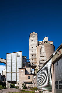 empty factory, outdoors, industry, abandoned, industrial, broken HD wallpaper