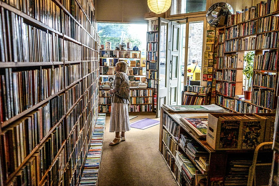 Look Inside Vintage, Austin's New Bookstore and Wine Shop - Eater Austin