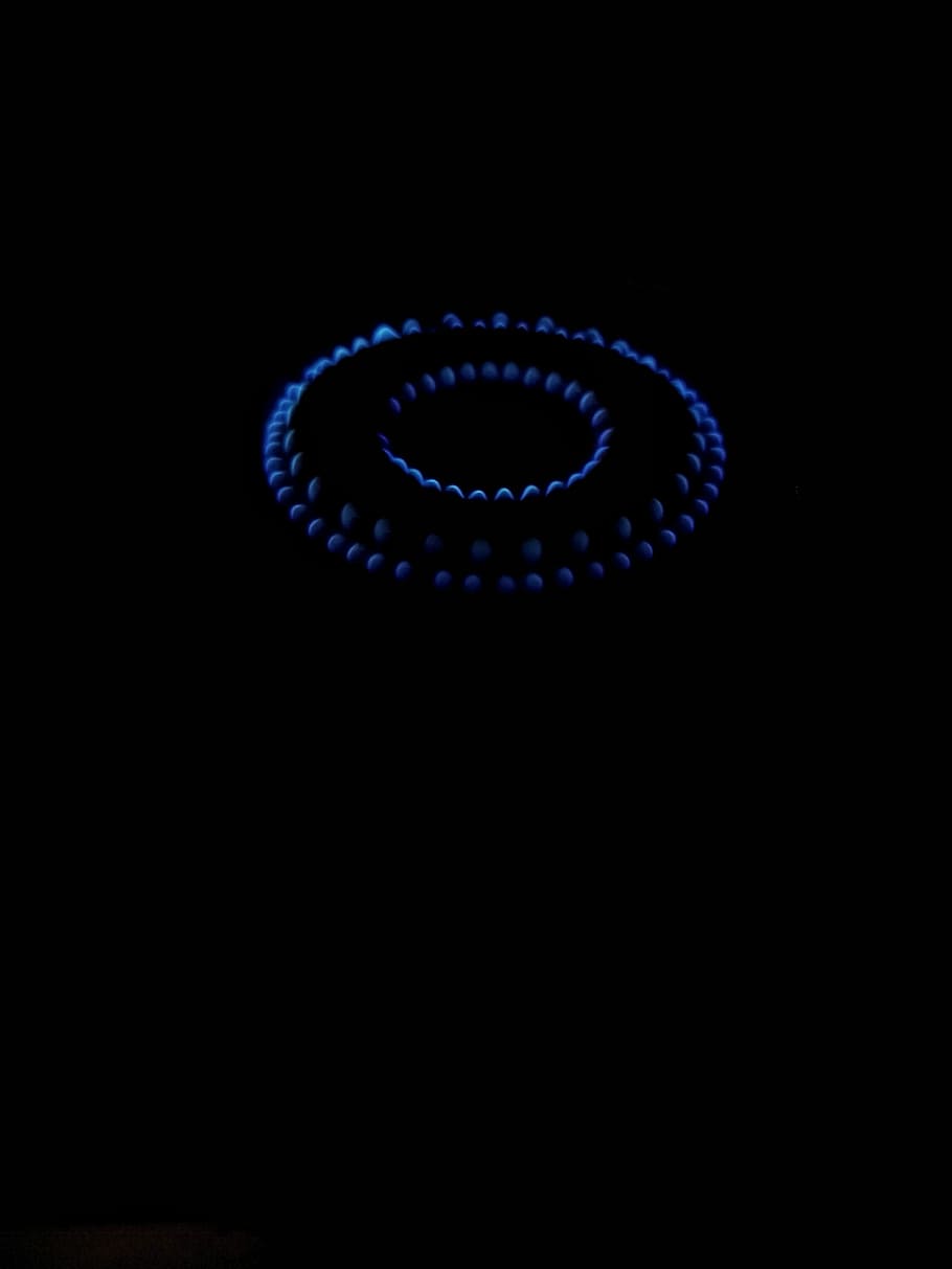 round blue gas range flame, burning, ring, black background HD wallpaper