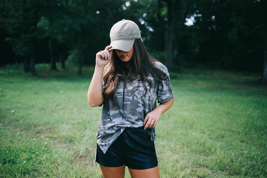 woman wearing gray cap, woodland, camoflauge, shirt, standing, HD wallpaper